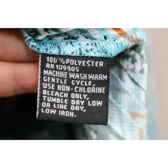 Essentials by Milano Satin Pleated Button Up Top-Size XL - Picture 6 of 10